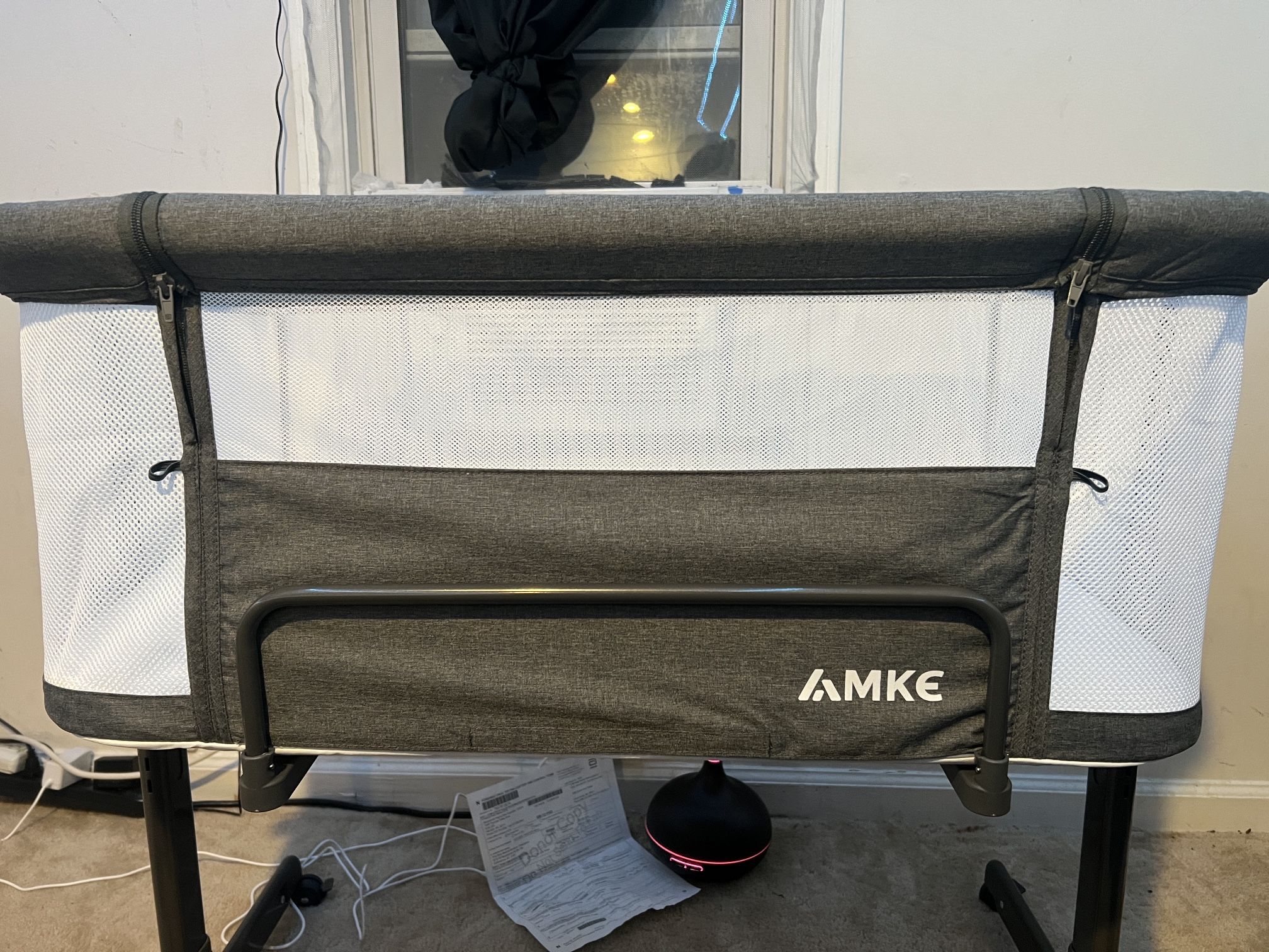 AMKE BASSINET BRANDE NEW