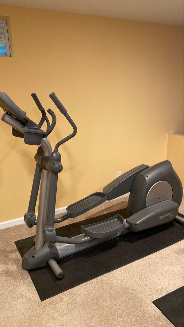 Life Fitness X9i elliptical Machine for Sale in HUNTINGTN STA, NY OfferUp