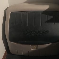 Step 2 Green - 40” L, 31” H, 26” W