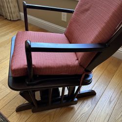 Nice Rocking Chair! Good Solid Wood! 