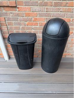 Set of 2 Large Black Trash Cans with Lids!