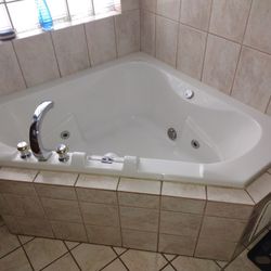 jacuzzi tub FREE TODAY ONLYvanity with mirror and Light toilet towel holder