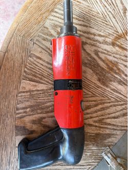 Hilti DX 600-N Kit - WITH SPARE PISTONS & DRIVE PINS
