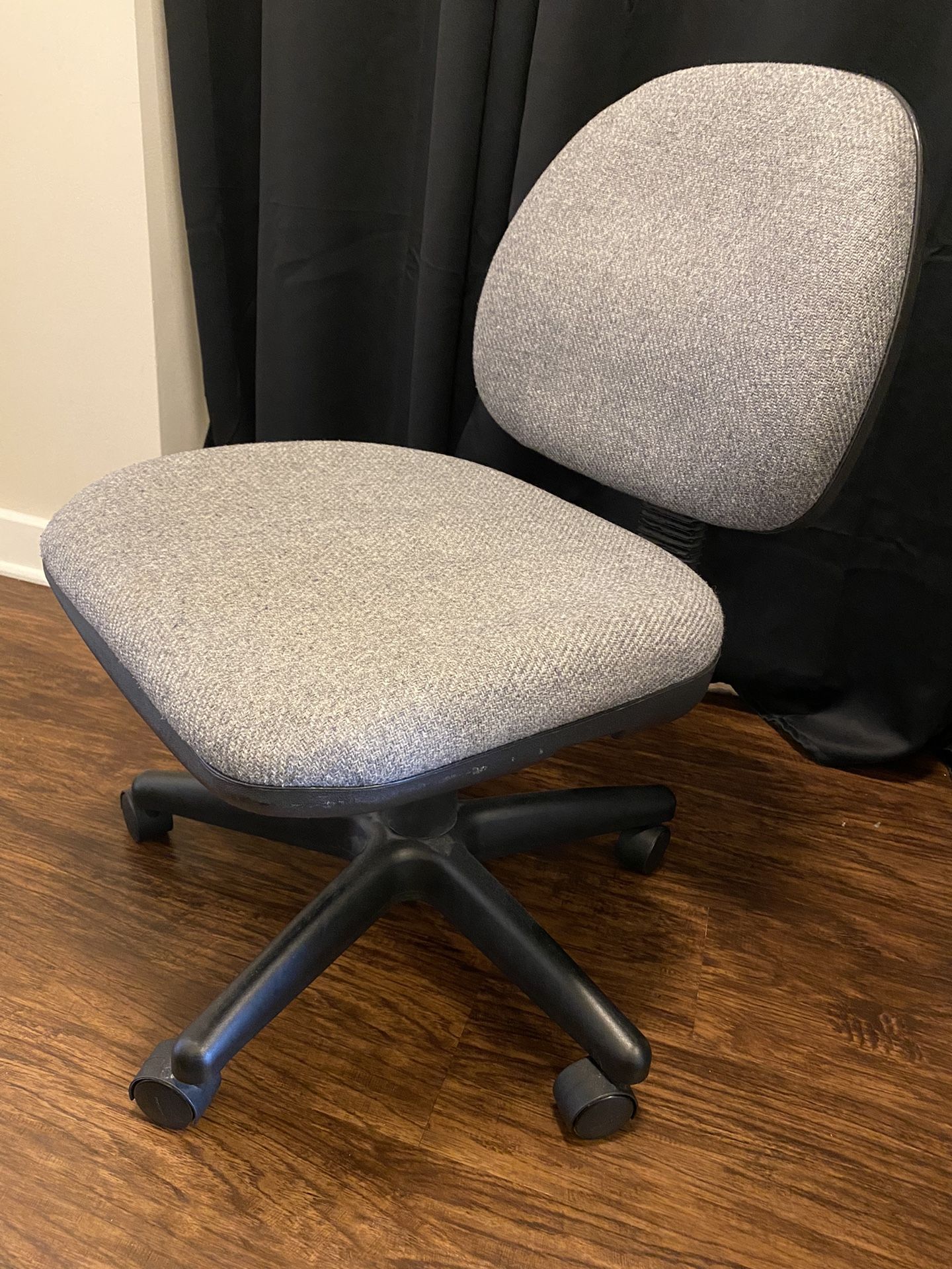 Task chair, Wheeled, Fabric Cushioned, Adjustable W