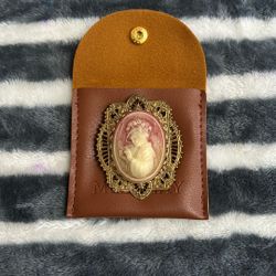 Vintage Cameo Pin 