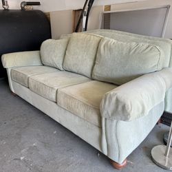 Ethan Allen Couch Sofa Mint Green 85” L x 40” W x 36” H $40 FLAT Pick Up Only LI