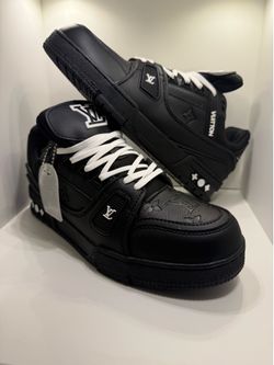 Black Lv trainers size 9 / 9.5