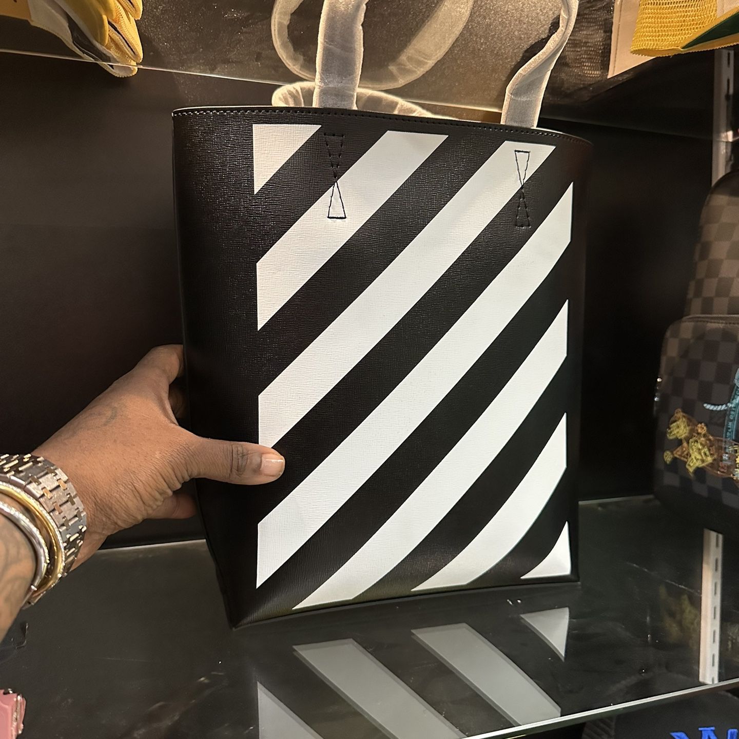 OFF WHITE JITNEY BAG for Sale in New York, NY - OfferUp