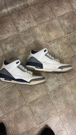 Jordan’s 3 size 9.5 men’s
