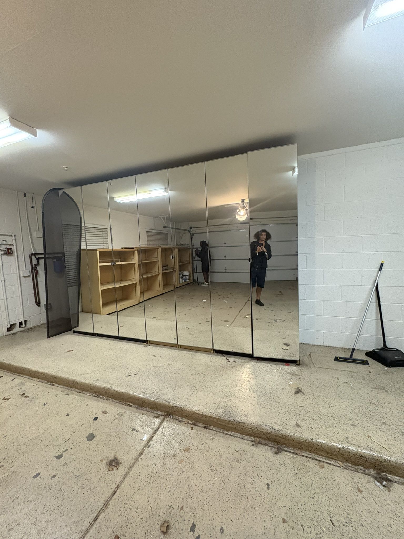 Glass mirror shelving 