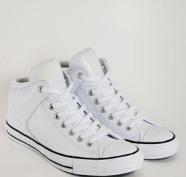Unisex Converse Size 9.5 Women 7.5 Men