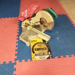 Makita 10" Sliding Miter or Chop Saw