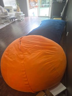 2 Bean bags
