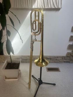 Holton USA trombone with f- attachment