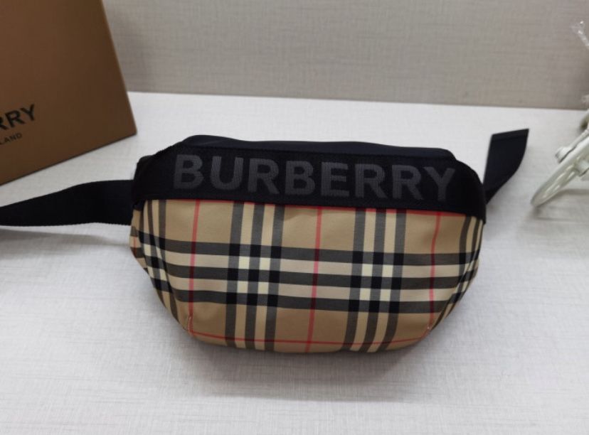 Burberry sonny fanny pack authentic