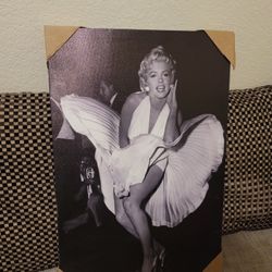 Marilyn Monroe white dress Seven Year Itch Canvas for Sale in Arlington, TX - OfferUp Marilyn Monroe white dress Seven Year Itch Canvas for Sale in Arlington, TX - OfferUp