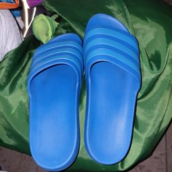 Adidas Slides 💙