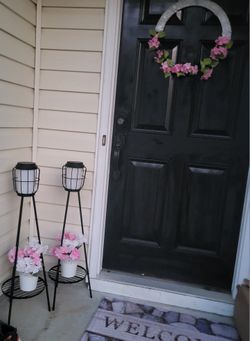 Set Of Solar Lamps With Flower Stand And Door Wrap