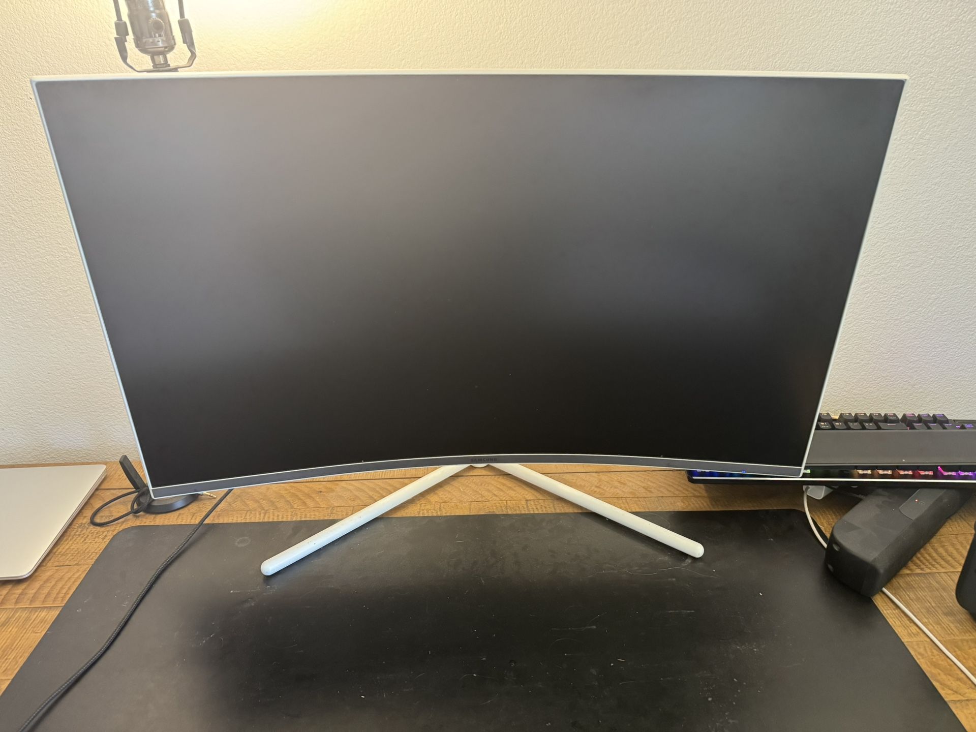 Samsung Curved 4K Monitor