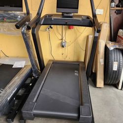2025 Model Nordictrack X16 treadmill- 1800$ 40% incline 12mph max speed