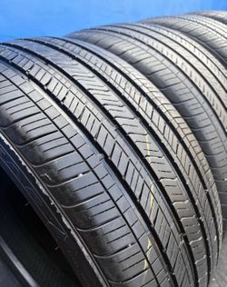 255/50/20 Goodyear set de Tires con 80% de vida las 4