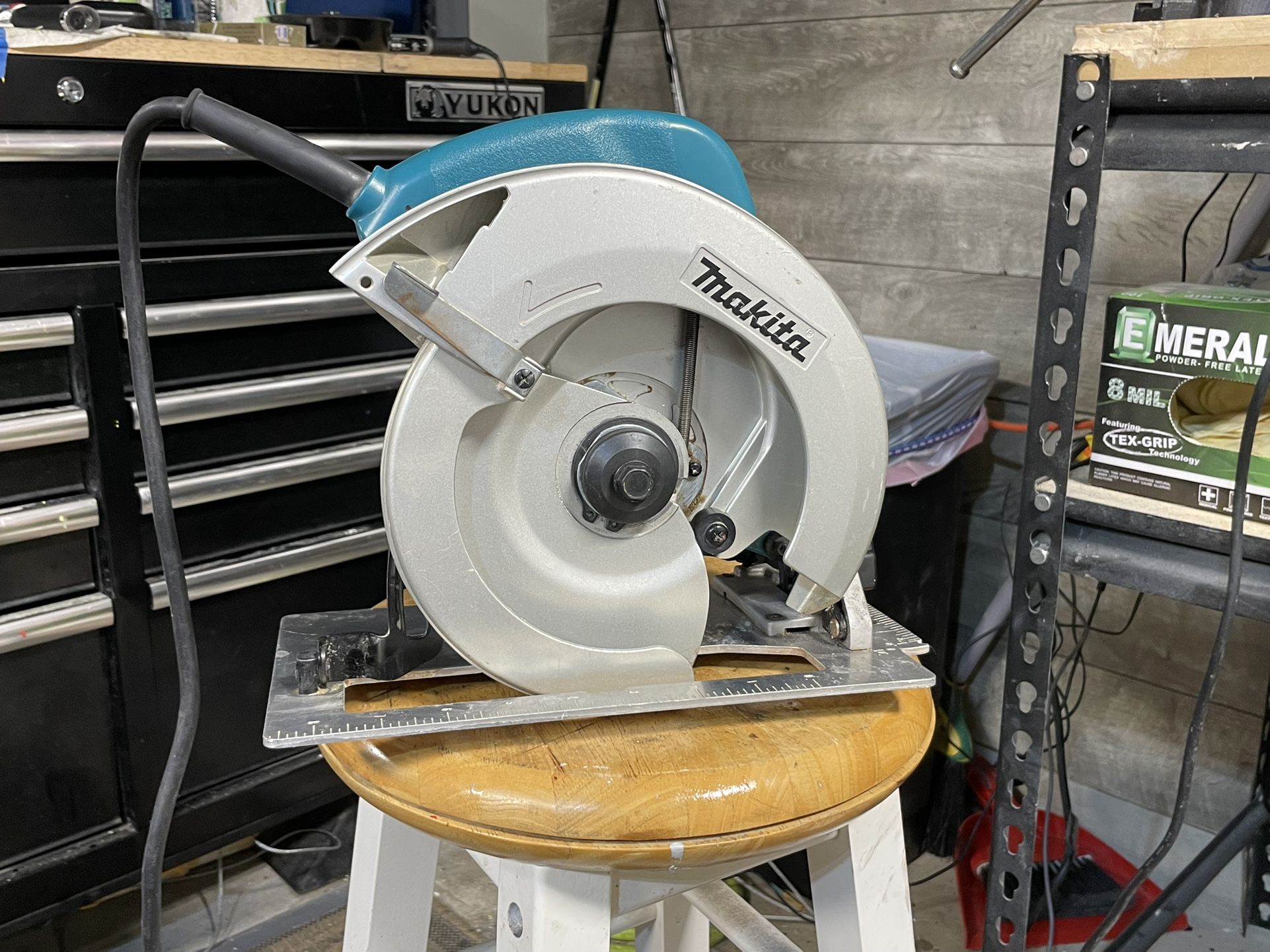 Makita 5007F 7 1/4 Circular saw