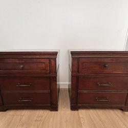 Set of two Wooden Nightstands