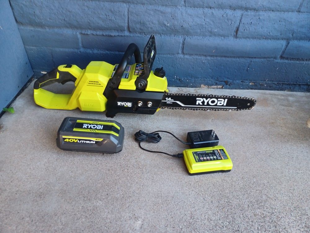 CHAINSAW RYOBI 40V BATTERY AND CHARGER INCLUDED