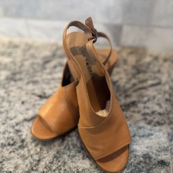 Lucky Brand Camel Leather Peep Toe Womens 8