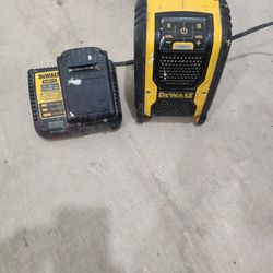 Dewalt Bluetooth Speaker With Battery And Charger 