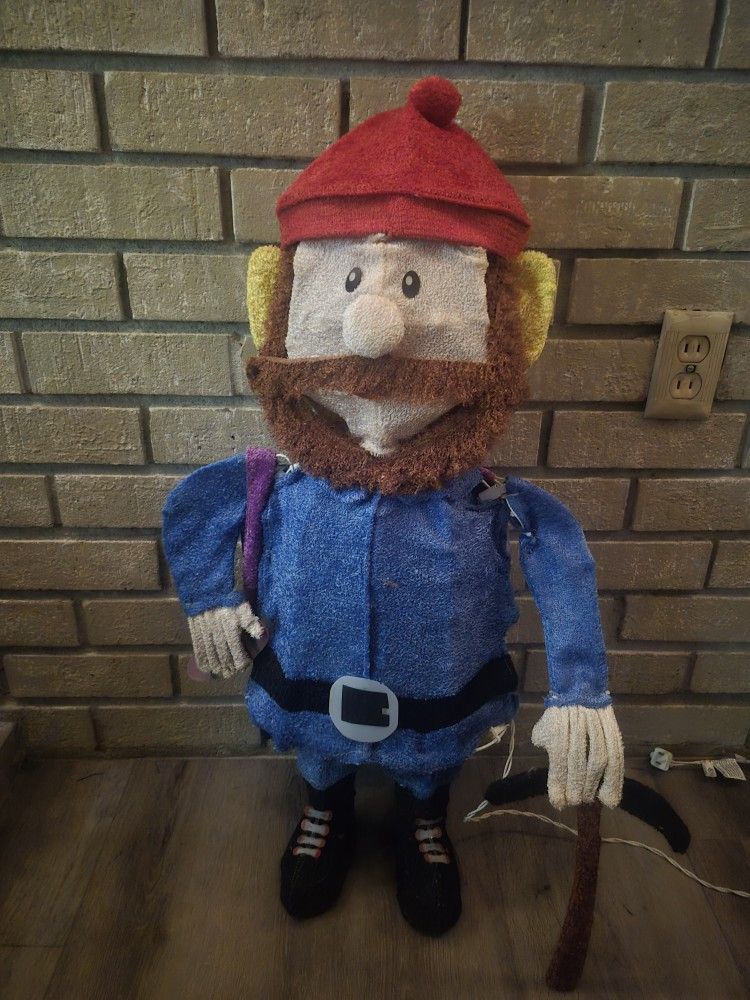 32 Inch Tall Christmas Yukon Cornelius