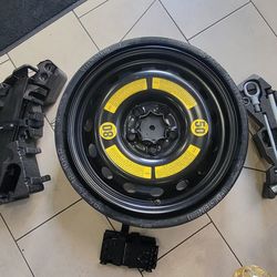 2003 to 2010 Porsche Cayenne Emergency  Roadside Spare Tire/ Jack Tool Kit/( OEM)