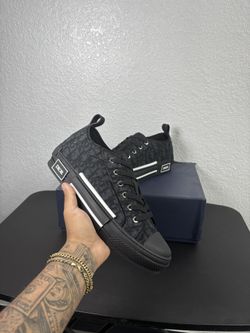 Black Dior B23