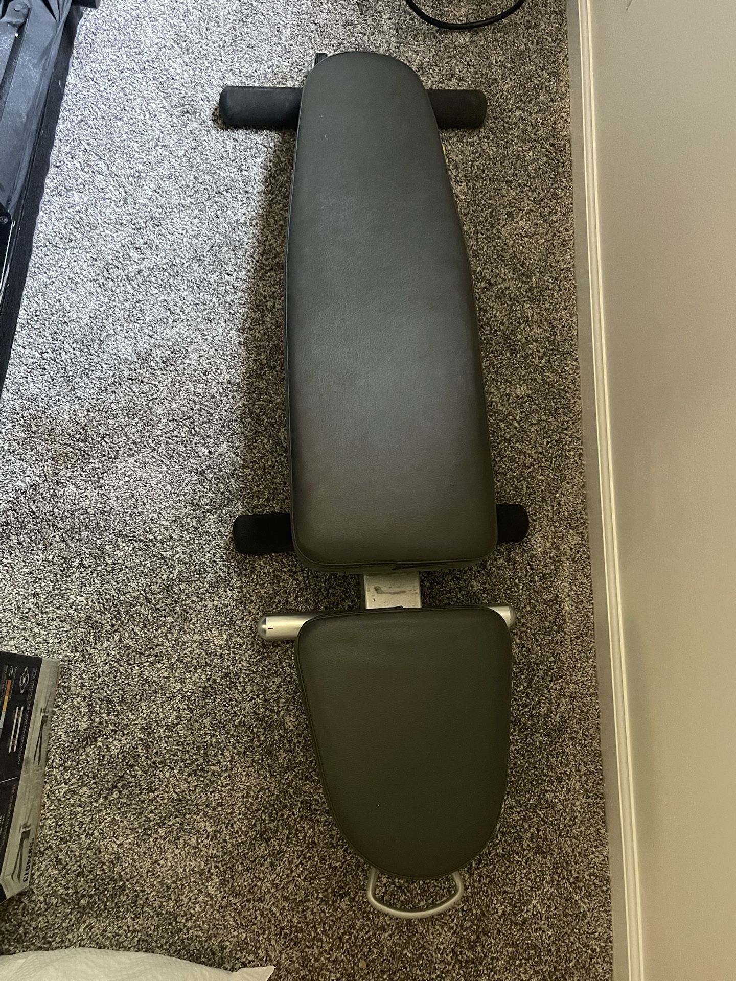 WEIGHT BENCH