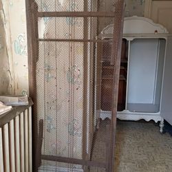 Trundle Antique