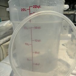 22 Quart Commercial Grade Clear Food Storage 