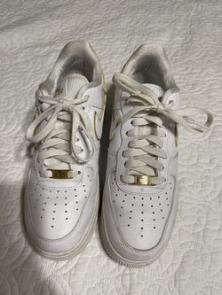 Women’s Nike Air Force 1 Gold Size 9