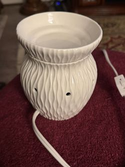 White Scentsy Warmer