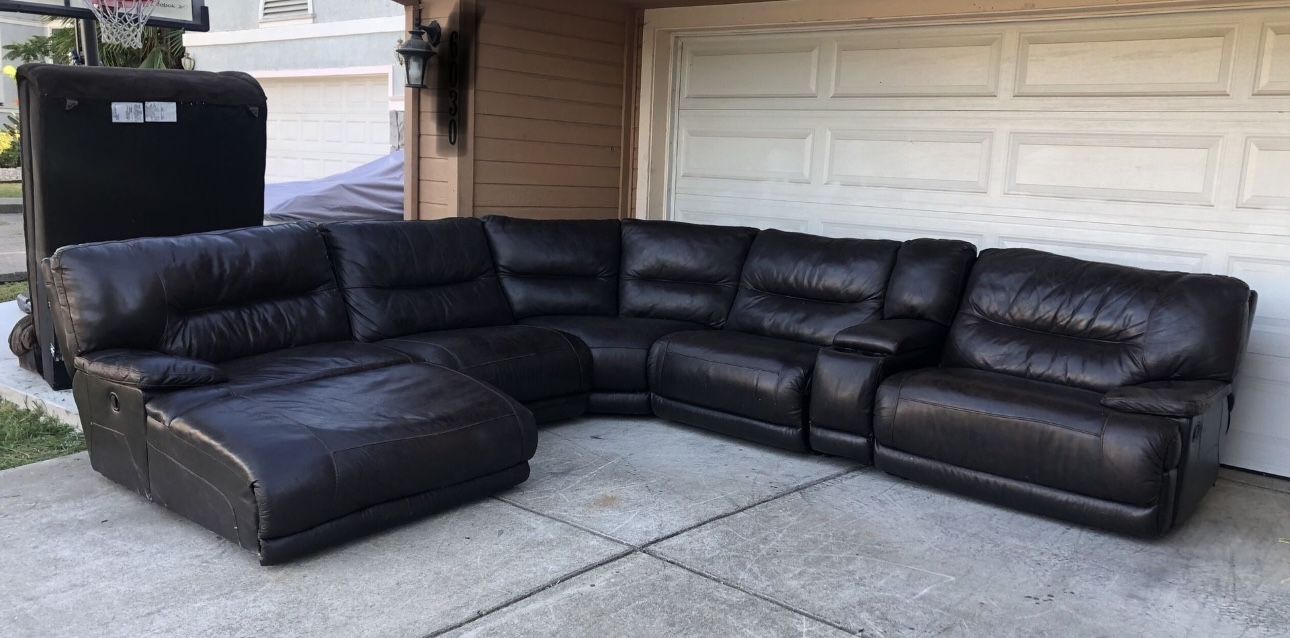 Gorgeous Real Leather Sectional Couch/Sofa with Recliner | FREE DELIVERY