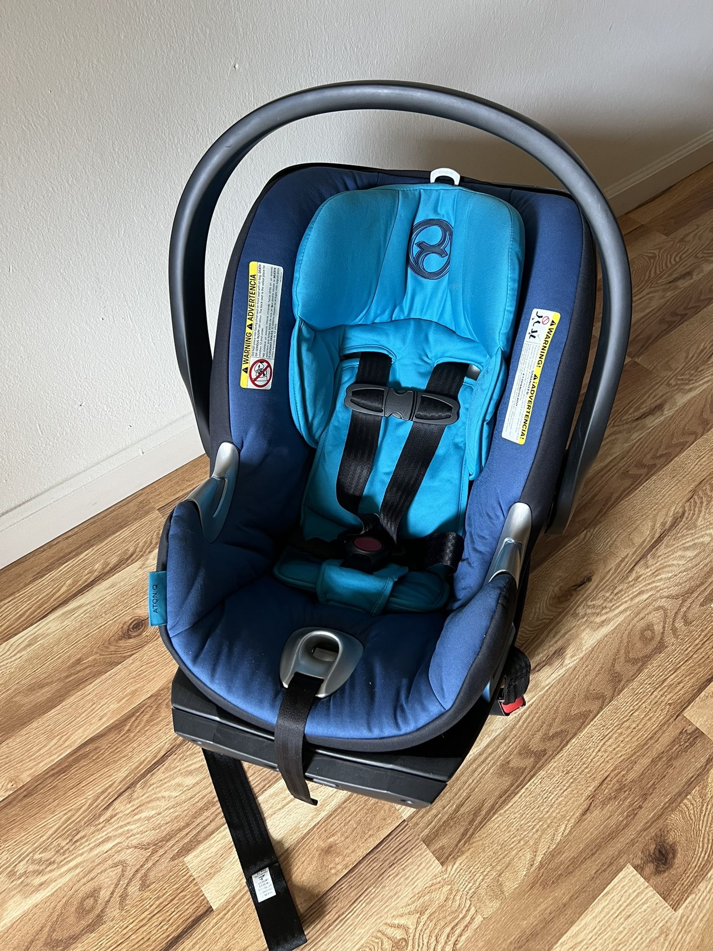 Cybex Aton Q Car Seat With Base