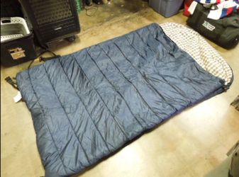 Used Cabelas Mammoth 2 Person Oversize Sleeping Bag ( Read The Description)