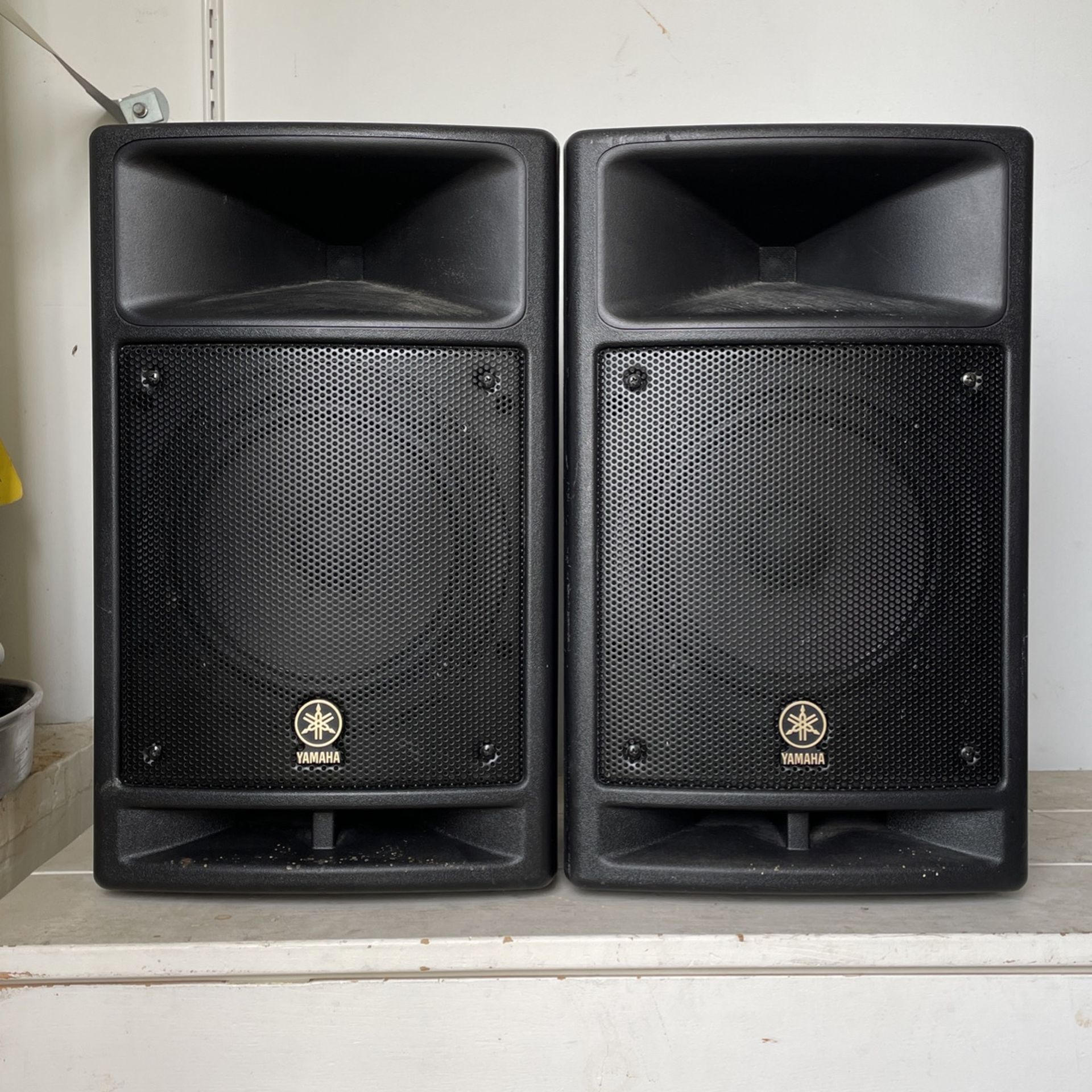 Yamaha MSR 100 Powered Speakers. (Pair)