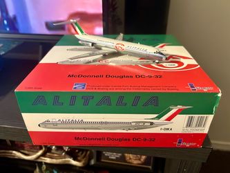 Inflight200 Alitalia McDonnell Douglas DC-9-32 1:200 Scale Model
