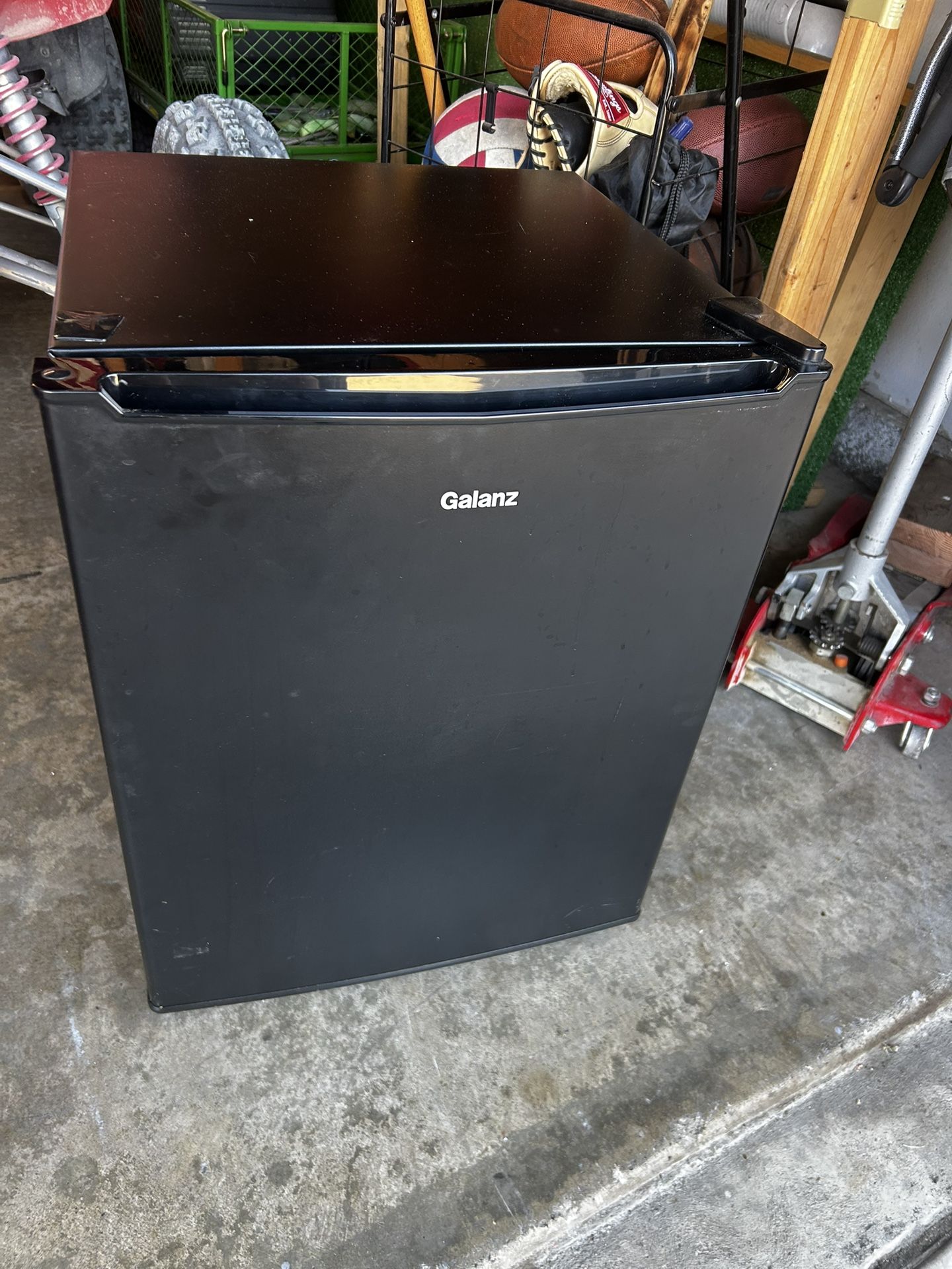 Galanz Mini Fridge