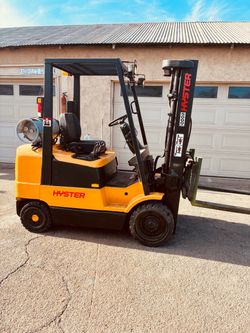 Hyster Forklift (READ DESCRIPTION)