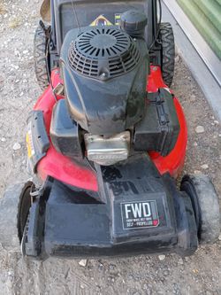 Self propelled lawnmower