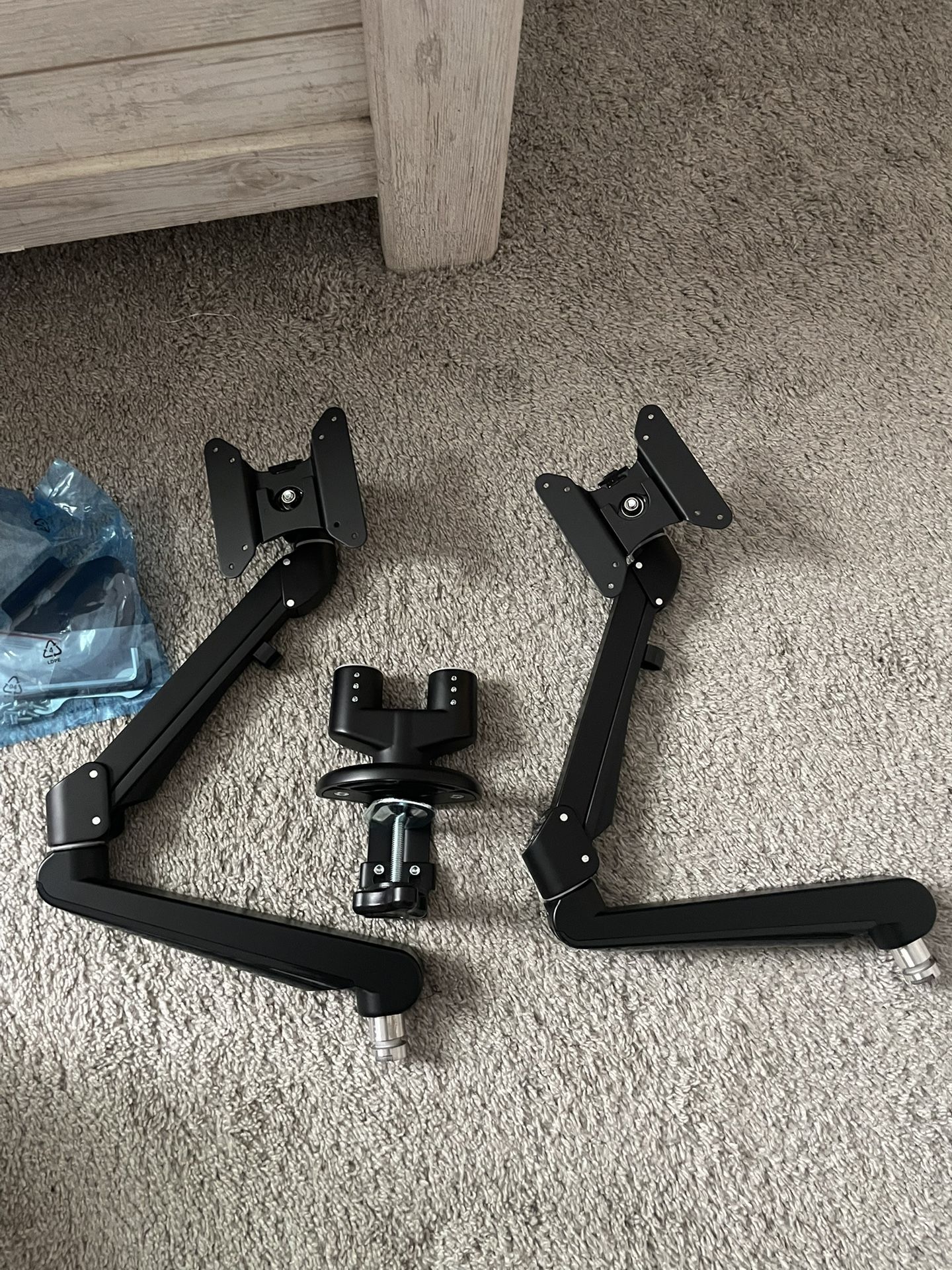 Monitor Arms 