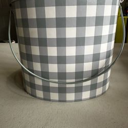 Vase Bin 