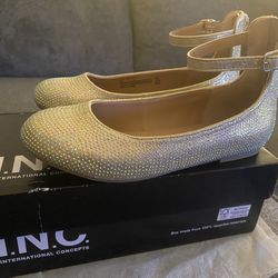 I.N.C. Gold Sparkly Dress Up Flats- Size 3 Youth