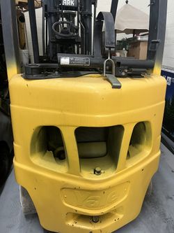 YALE FORKLIFT FOR PARTS NOT RUNNING 
